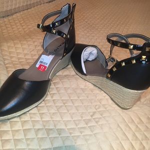 Black Wedge XListed
